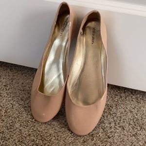 Nude flats